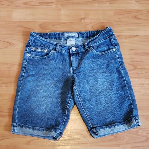 Levi's Other - Levi's denim jean shorts